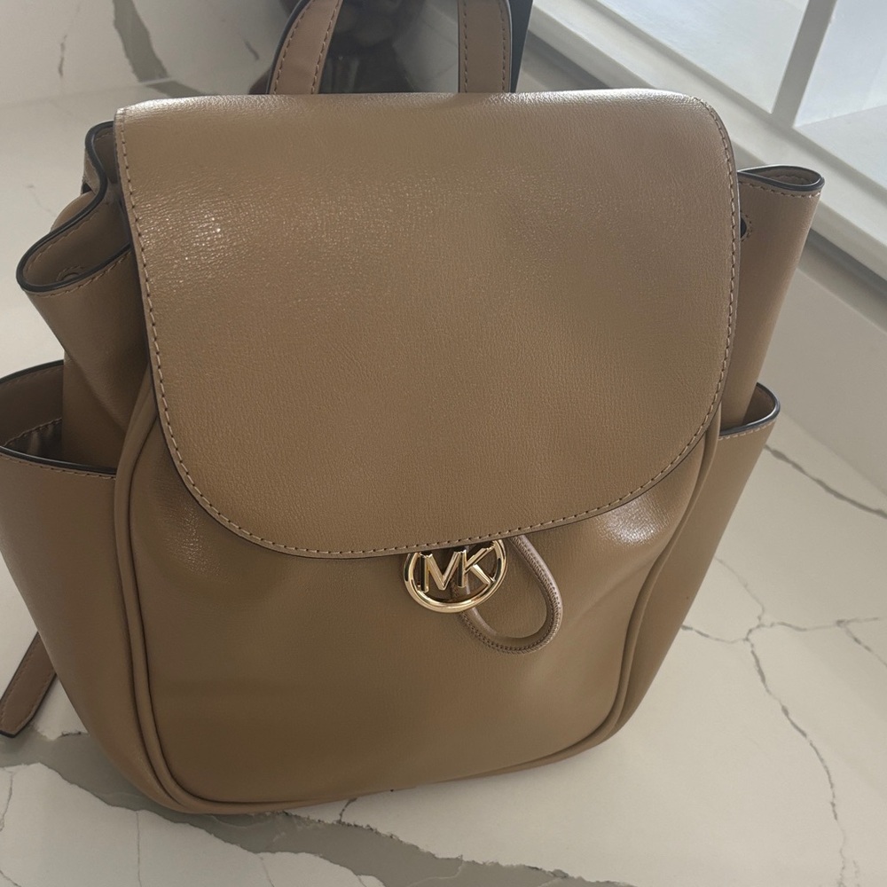 Michael Kors Beige Leather 🎒 Drawstring Backpack Cheryl Medium